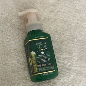 Bath and Body Works Mahogany Apple Foaming Hand Soap